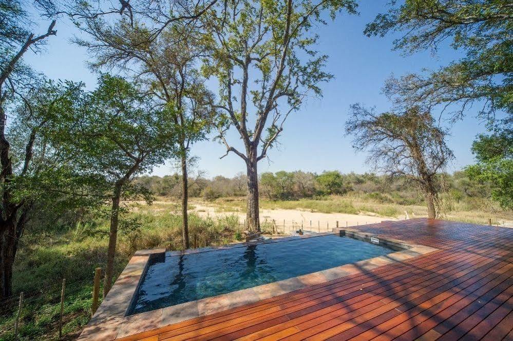 インドロヴ リバー ロッジ Karongwe Game Reserve エクステリア 写真